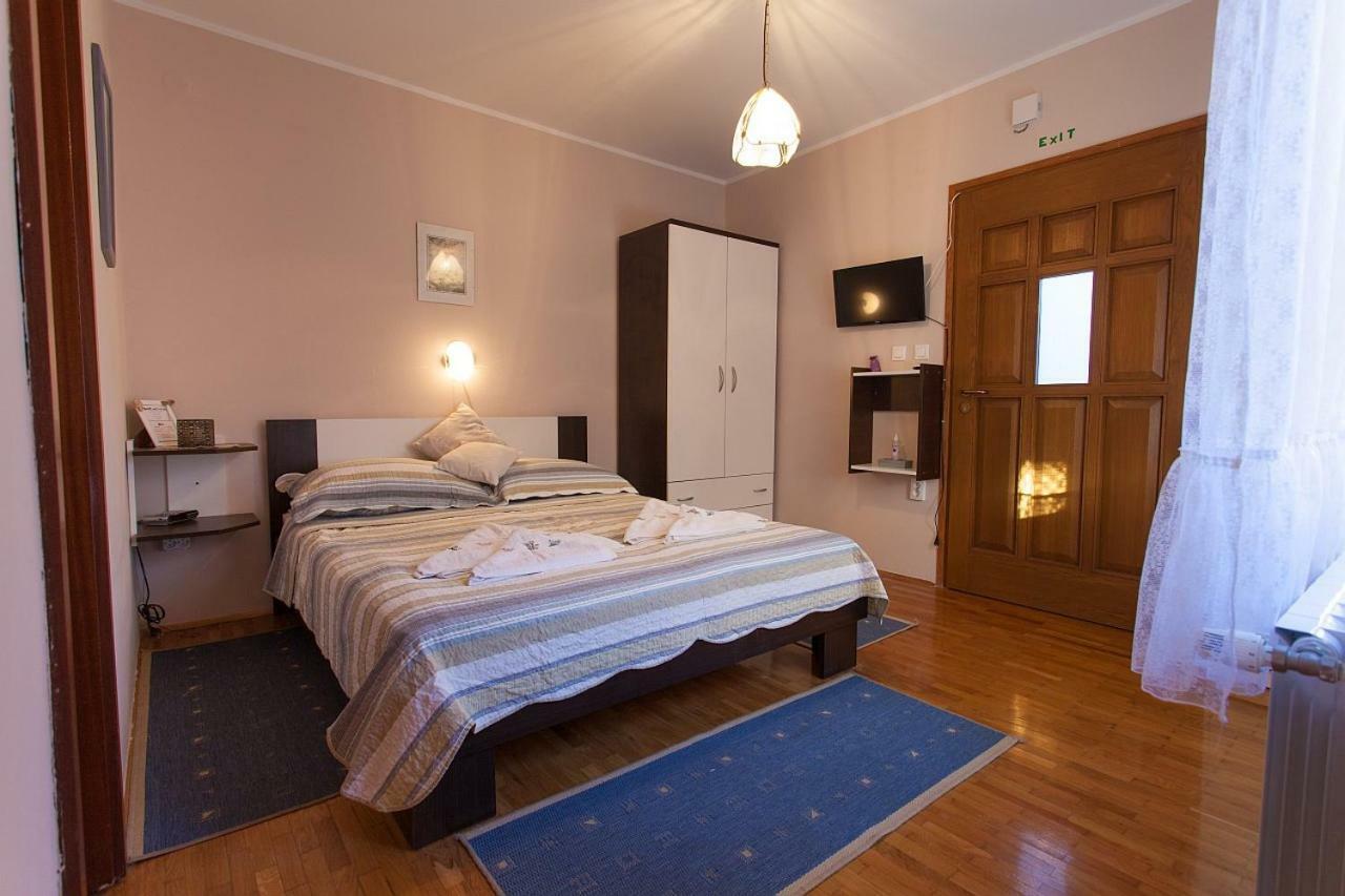 Apartments Topic & Krk Central Location Крк Экстерьер фото